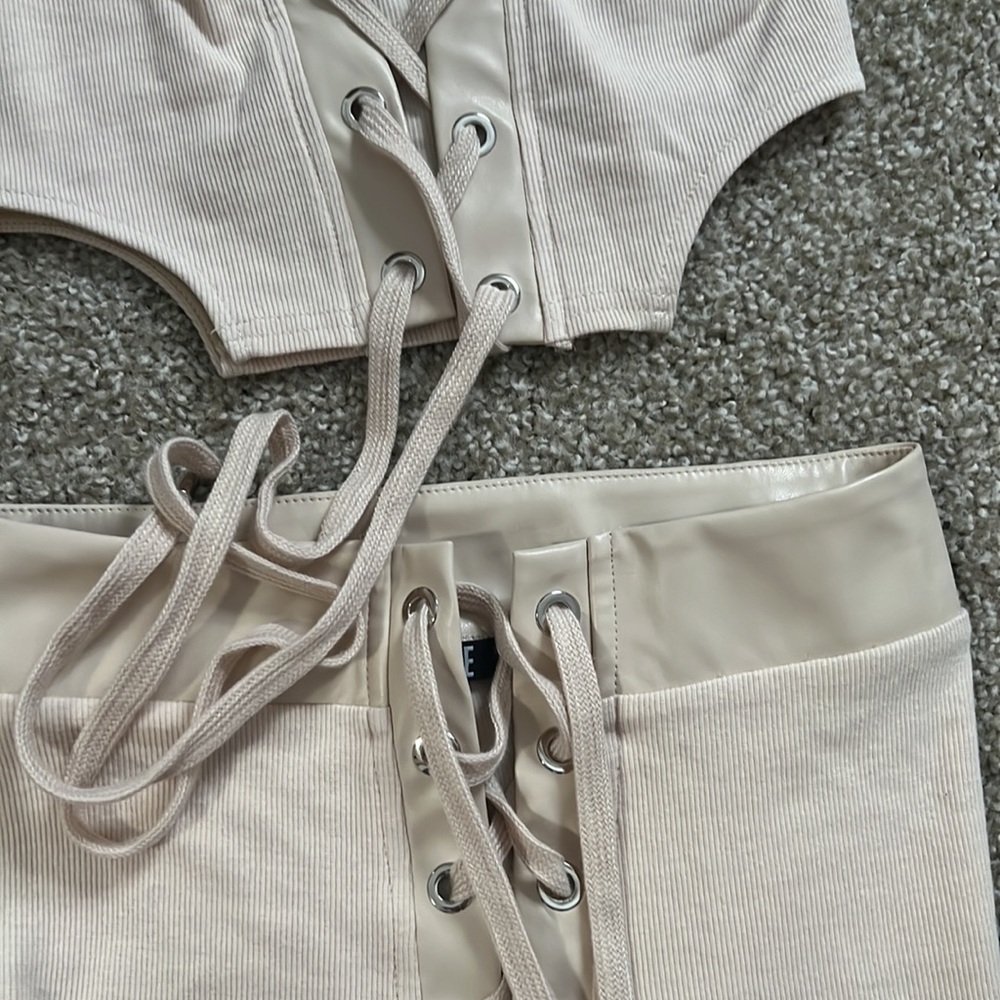 Matching set - Picture 7 of 9